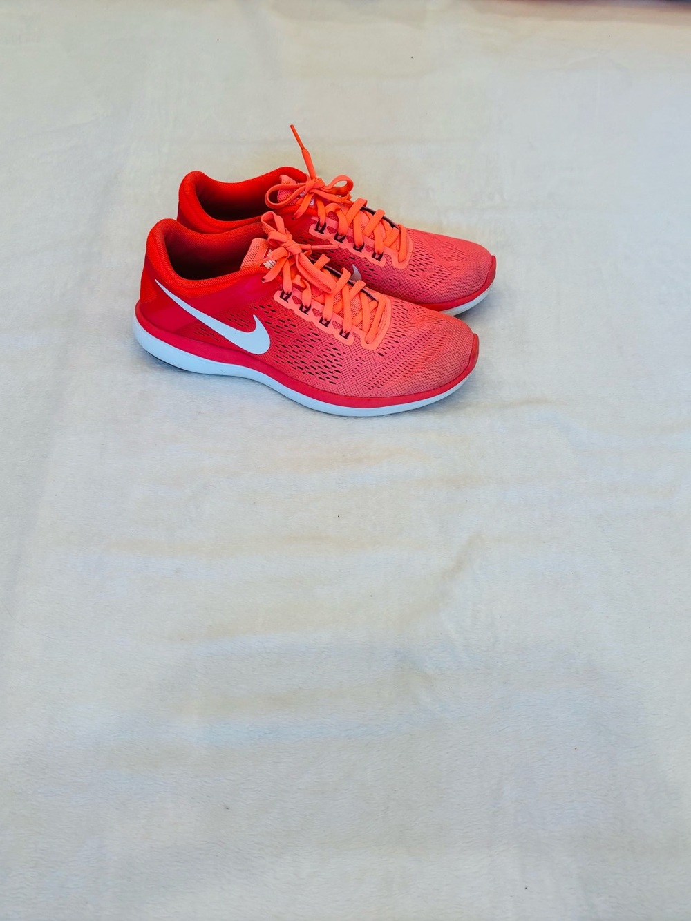 Nike Flex 2016 orange/red women’s Lightweight Running Sneakers size 8.5